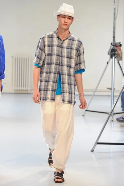 Look 29